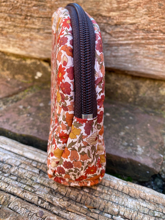 Neceser media luna Popy Marrón