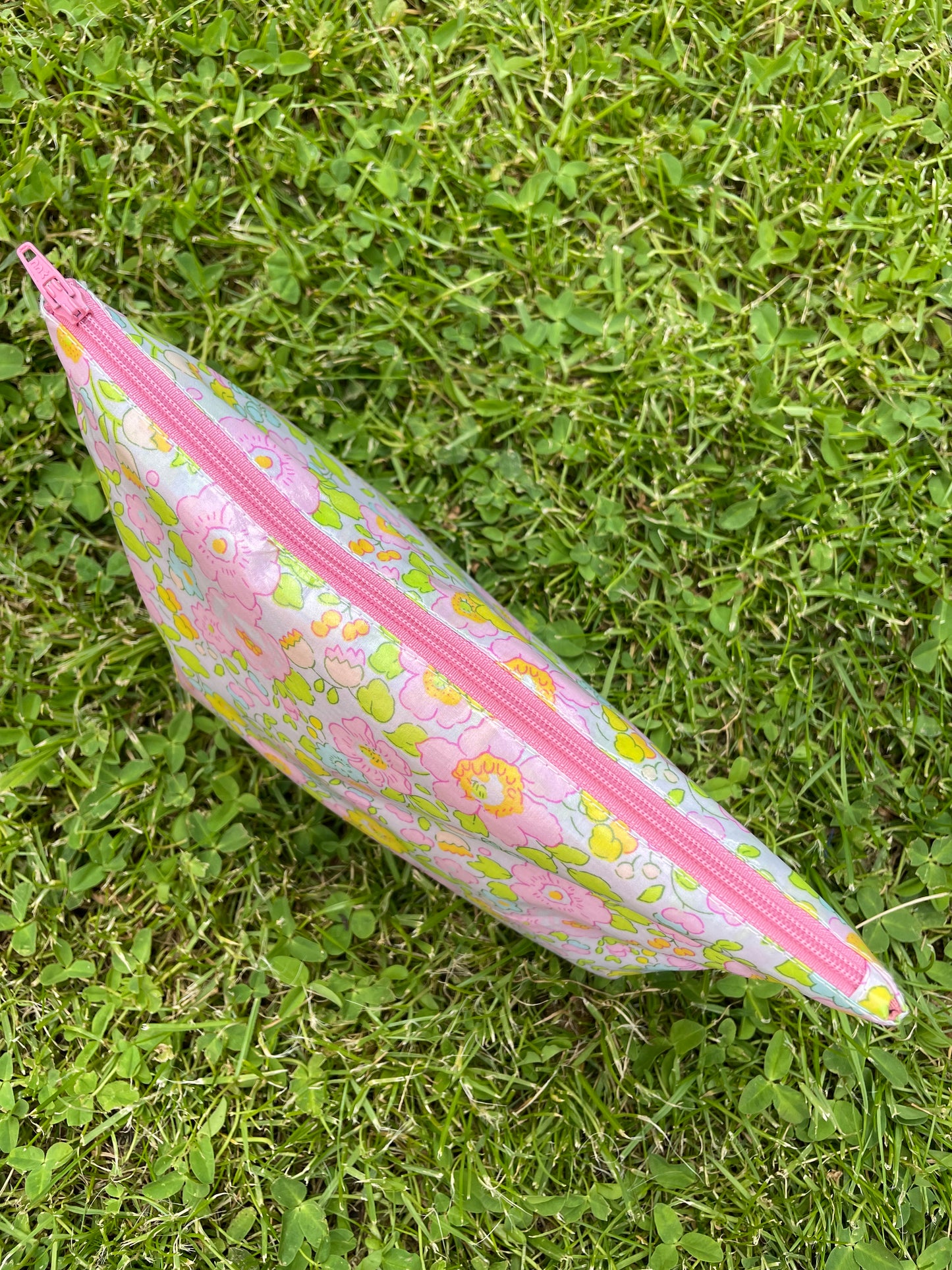 Neceser Plastificado Flúor Pink L