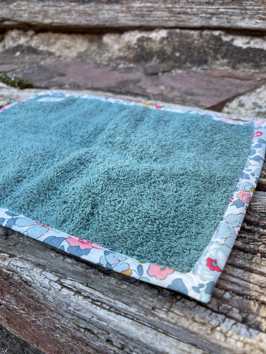 Toalla de cara verde Betsy Blue