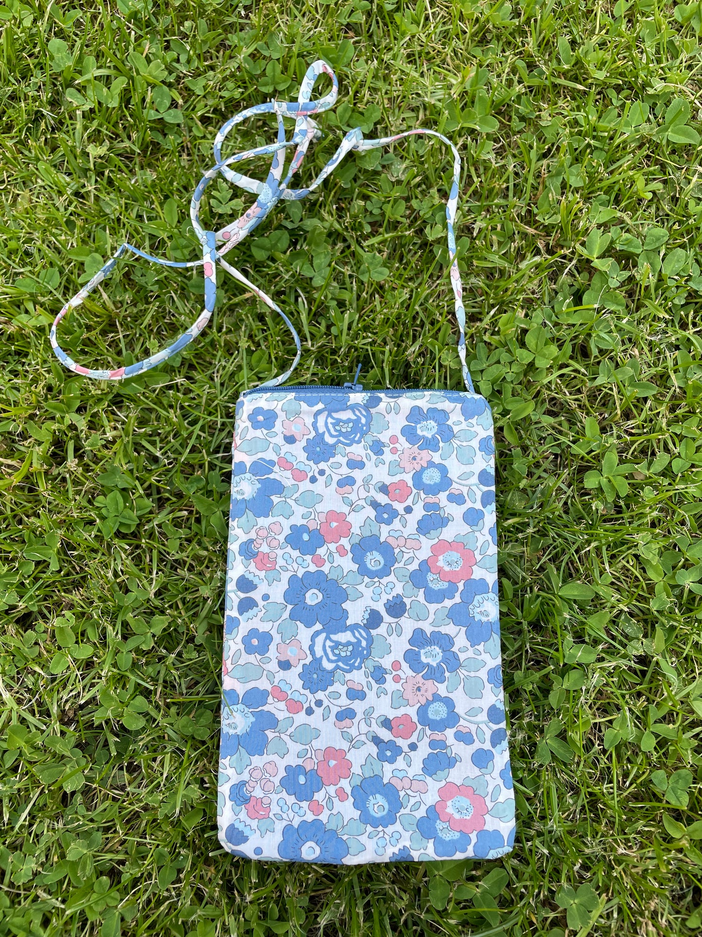 Bolsito cruzado Betsy Asago