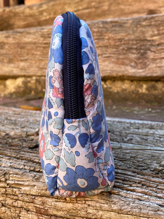 Neceser media luna Betsy Asago