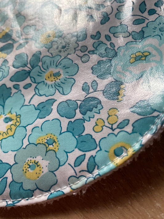 Babero plastificado Mint