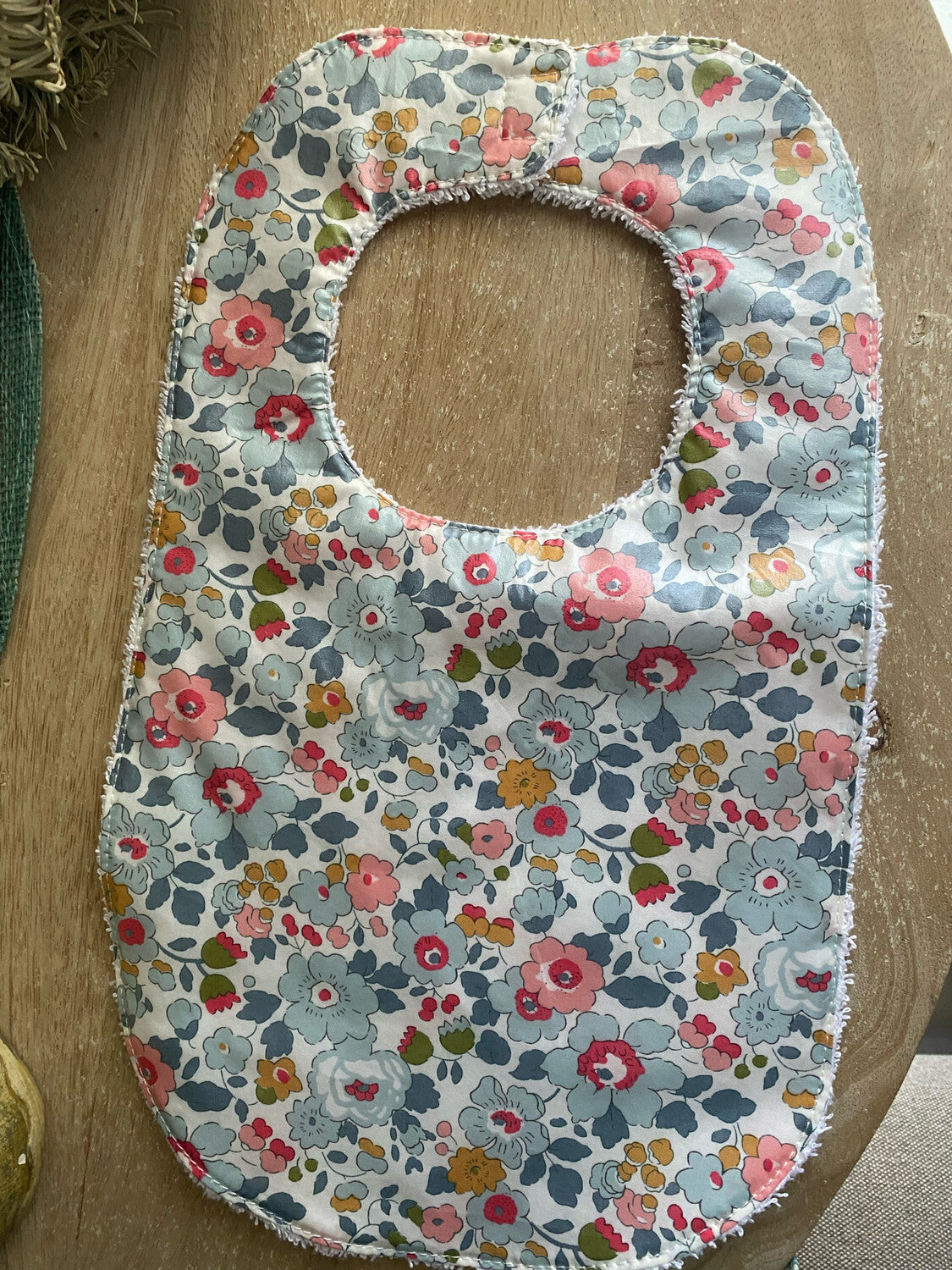 Babero plastificado Betsy Blue