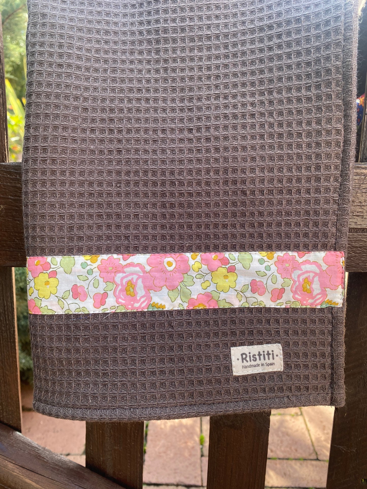 Trapo de Cocina marrón con Betsy Fresa