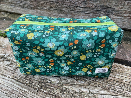 Neceser Magno acolchado Betsy Bosque plastificado por dentro