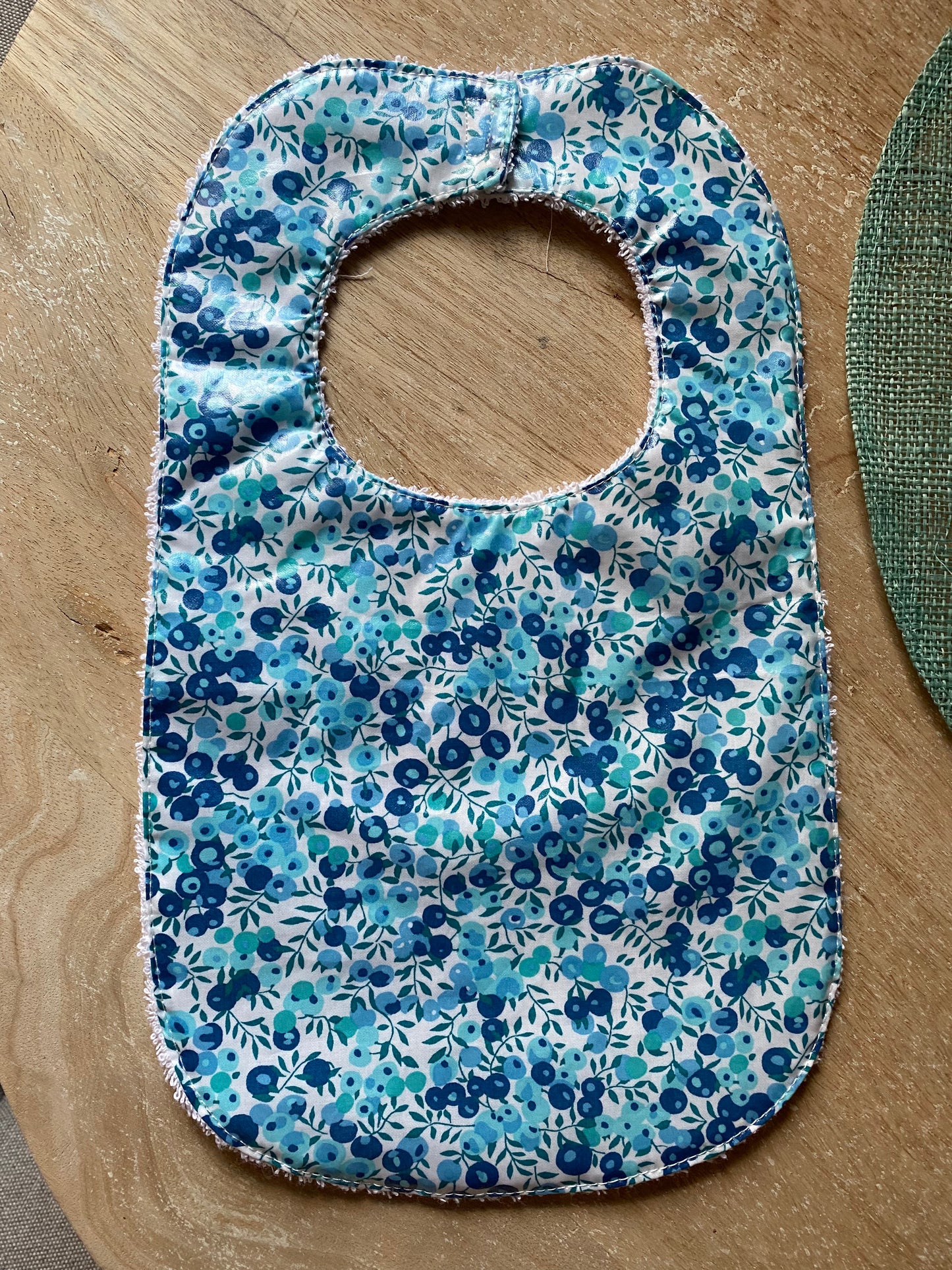 Babero plastificado Wiltshire Green