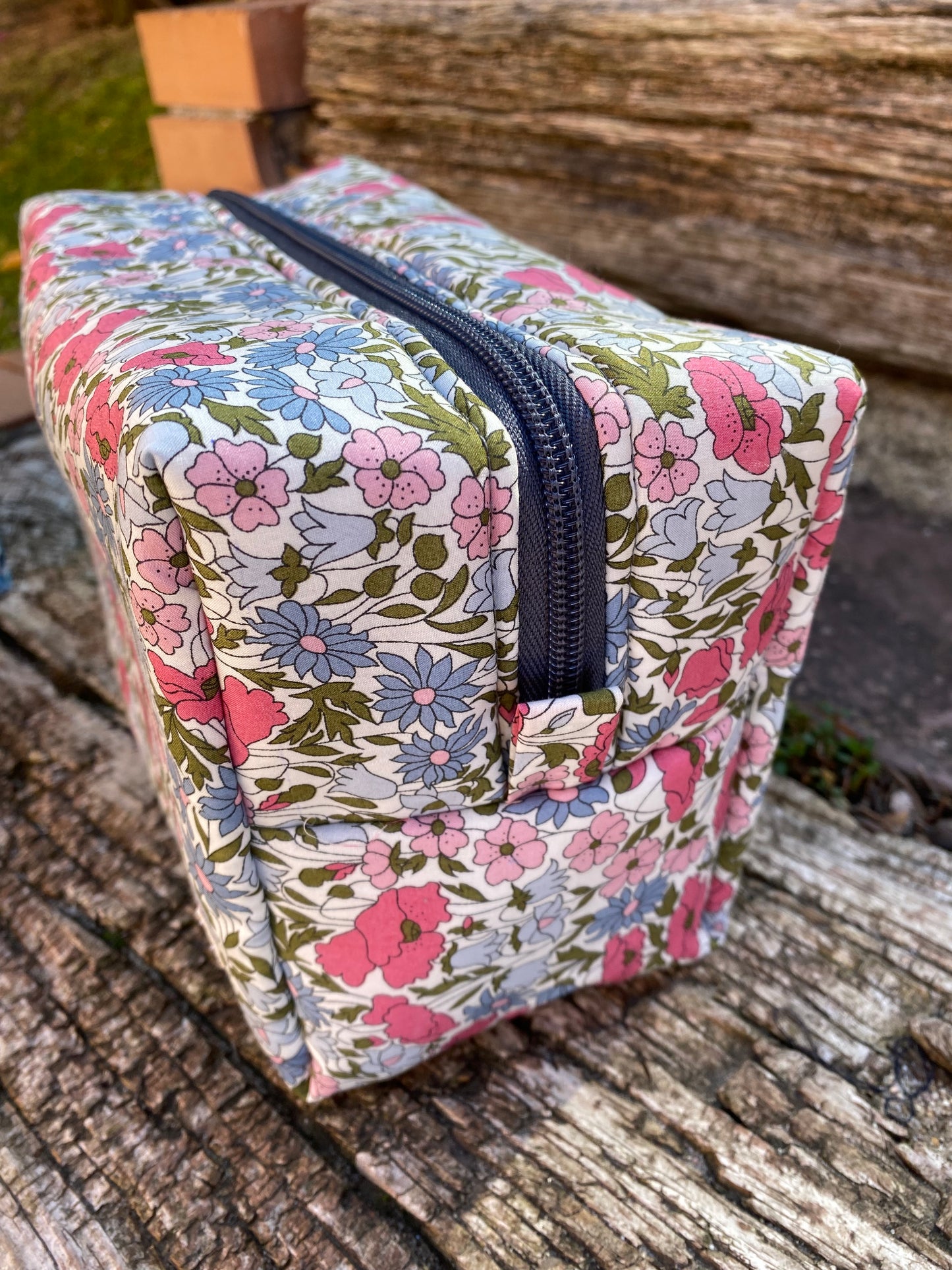 Neceser Magno acolchado Popy Pink plastificado por dentro