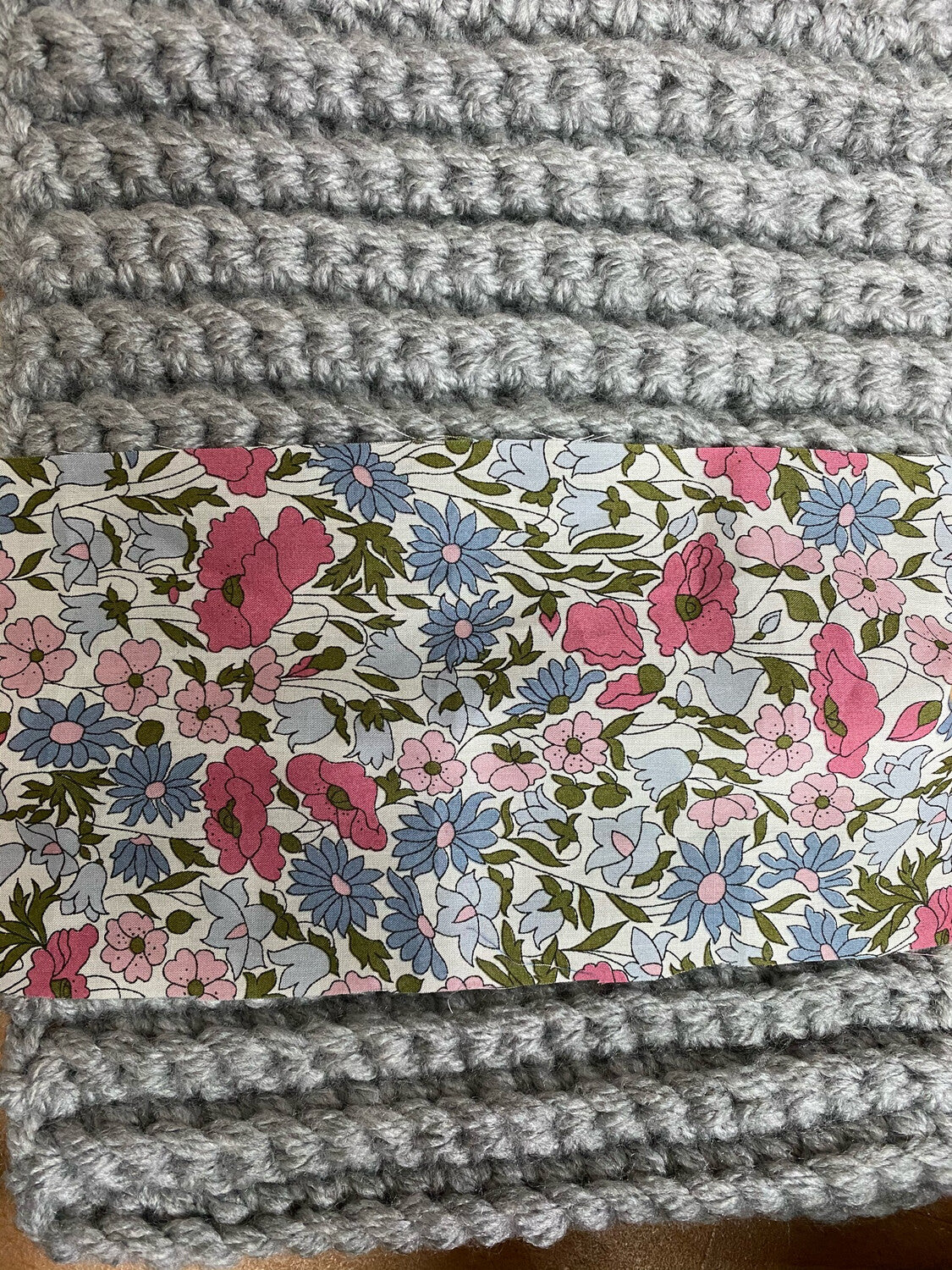 Cuello Gris con tira Popy Pink