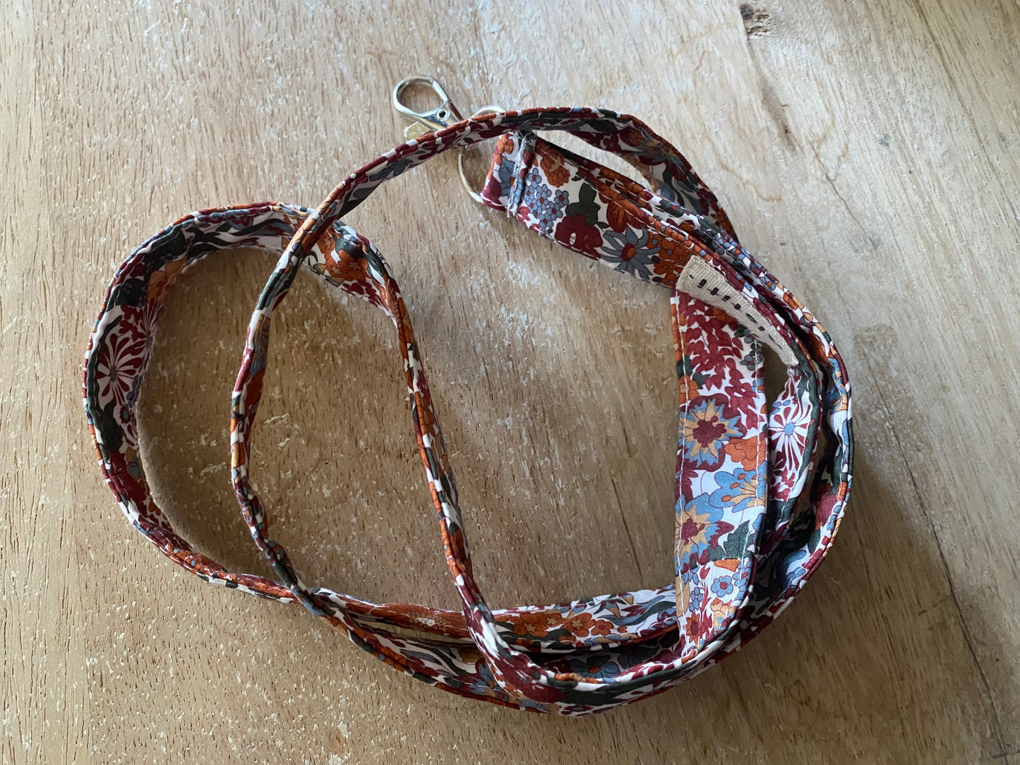 Lanyard Margaret Marrón