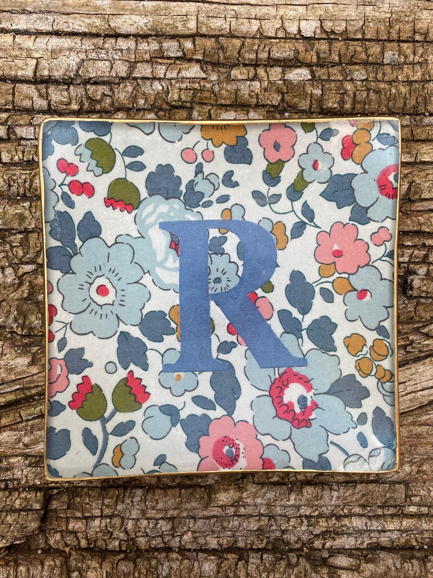 Plato 10x10 Betsy Blue “R”