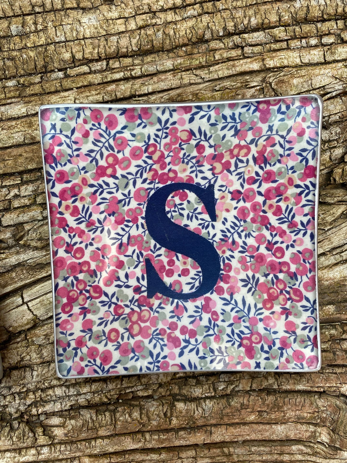 Plato 10x10 Cherry Pink “S”